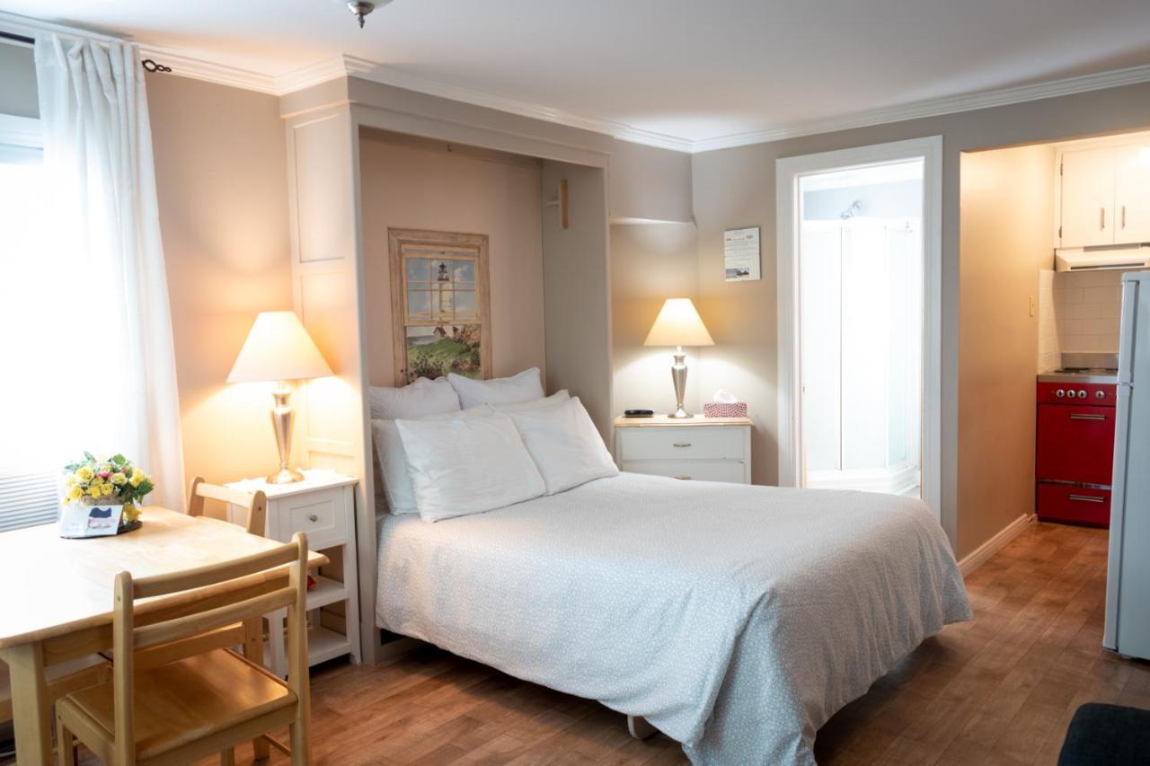 Complexe D'Hebergement La Maison Touristique Dugas Caraquet Exterior foto
